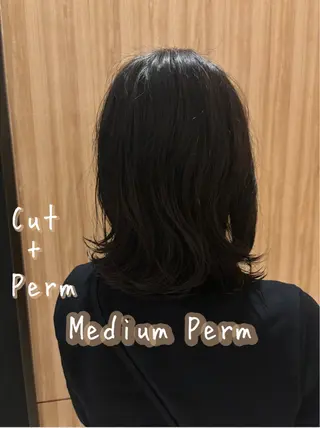 ミディアム パーマ 五十嵐 未悠のヘアスタイル