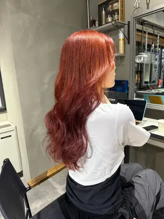 ロング 佐伯 桃のヘアスタイル