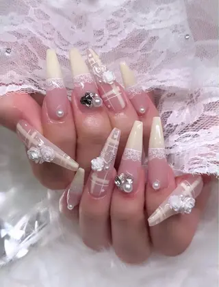 ネイル Dyo Nail_Royalのネイルデザイン