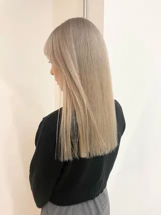 セミロング カラー 🫧ハイトーン✨格安 より質💐マンツーマのヘアスタイル