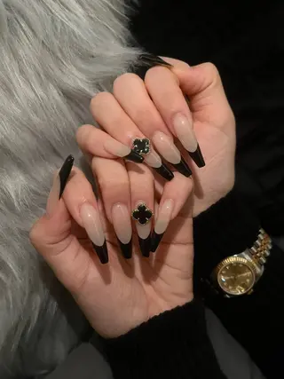 ネイル Nail salon Rhonaのネイルデザイン