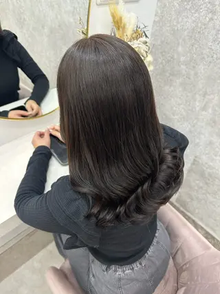 セミロング ☘️はるみ☘️縮毛矯 正/カット/大宮のヘアスタイル
