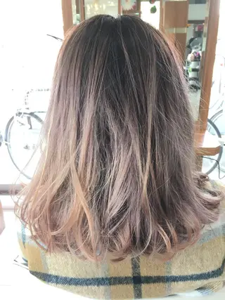 ミディアム カラー 白髪ぼかしハイライト 柳川拓哉のヘアスタイル