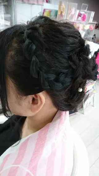 セミロング ヘアアレンジ 工藤 マユナのヘアスタイル