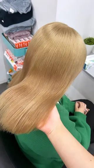 セミロング カラー 艶髪✖️ハイトーン 🫧YURIA🫧のヘアスタイル