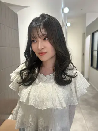 セミロング カラー オリーブベージュ/ ブリーチなし透明感のヘアスタイル