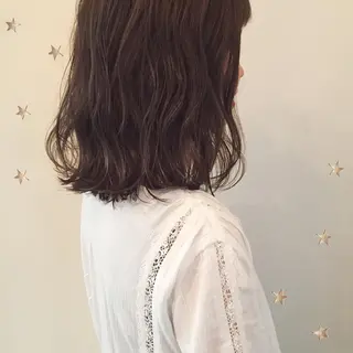 ミディアム 市川 千夏のヘアスタイル