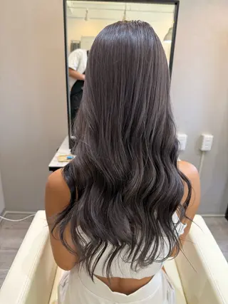 セミロング andKおもろまち店 艶ダブルカラー✨のヘアスタイル
