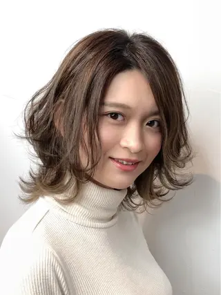 ミディアム カラー サワタ ミサのヘアスタイル