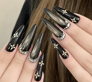 ネイル Pure&Rich Nailのネイルデザイン