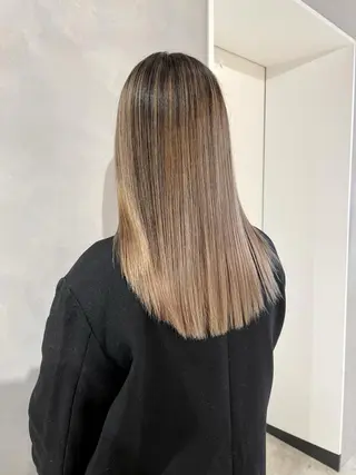 セミロング カラー ブリーチ&髪質改善 TAIGAのヘアスタイル