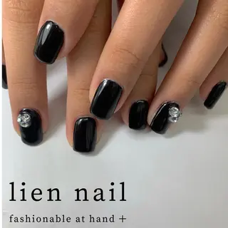 ショート Queen nailのネイルデザイン