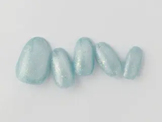 ショート Tiary🤍 Sachikaのネイルデザイン