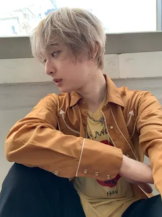 ショート カラー メンズ 💓パーマ，💗 レイヤーカットのヘアスタイル