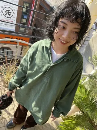 ミディアム パーマ インナーカラー/ボブ イヤリングカラーのヘアスタイル