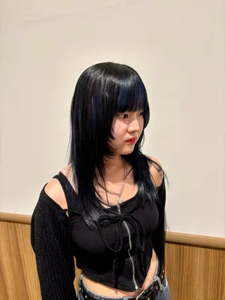 ロング カラー 田中 真白のヘアスタイル