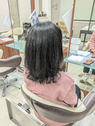 ミディアム 小林 凜のヘアスタイル