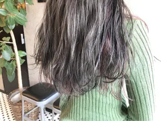 セミロング カラー 顔周りレイヤーカット ブリーチminamiのヘアスタイル