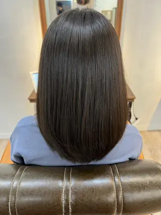 セミロング カラー 🫧艶ダブルカラー ブリーチ🫧トモヤのヘアスタイル