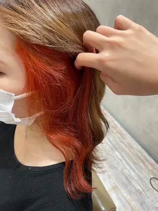 ミディアム 東 歩音のヘアスタイル