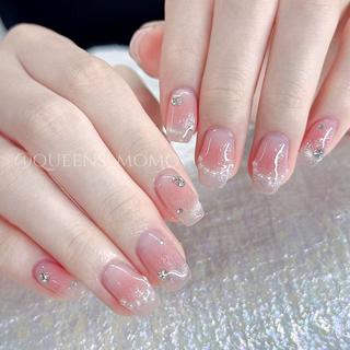 ネイル Queens テイのネイルデザイン