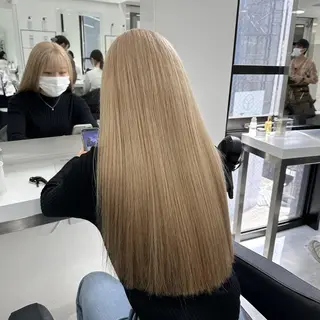 カラー 名古屋ムラ修正 ハイトーンのヘアスタイル