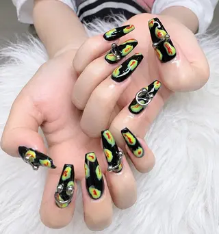 ネイル MIKA RUBY NAIL SLONのネイルデザイン