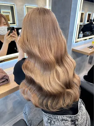 ロング カラー パーマ ヘアアレンジ 透明感ブリーチカラー 🌈TOMOHIROのヘアスタイル