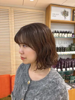ミディアム パーマ 透明感🌿縮毛矯正 🫧真生のヘアスタイル