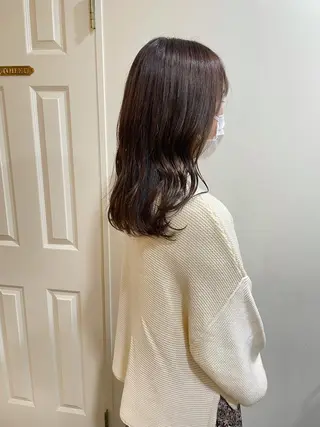 ミディアム カラー MIOベージュカラー 柔らかいカラーのヘアスタイル