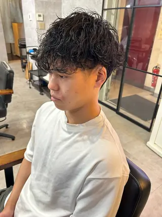 ショート パーマ メンズ 勝毛 広貴のヘアスタイル