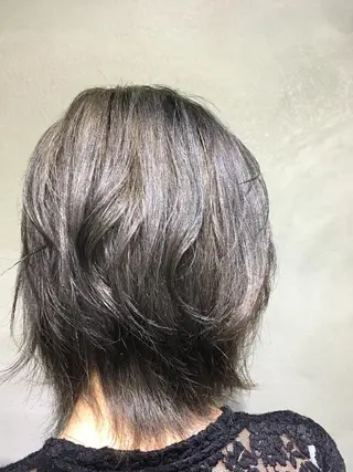 ミディアム カラー くまがい みゆ【edge.】のヘアスタイル