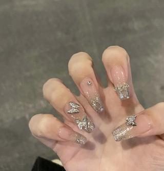 ネイル エリ🫧 nail池袋東口のネイルデザイン