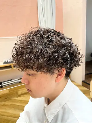 パーマ メンズ 池本メンズパーマ フェザーパーマのヘアスタイル