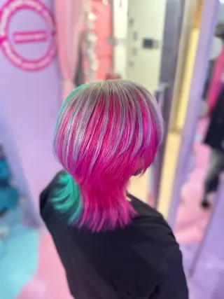 ミディアム ♮やっしー♮ 🌈派手髪🌈のヘアスタイル