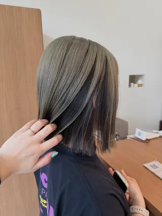 ミディアム 鈴木 梨瑚のヘアスタイル