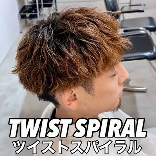 メンズ ツイスト シャドー マッシュおがたたくむのヘアスタイル