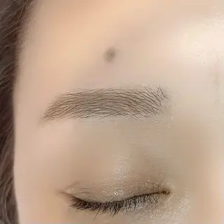アイブロウ ☘️Occhi ☘️のマツエク・マツパデザイン