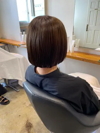 ショート カラー MIOベージュカラー 柔らかいカラーのヘアスタイル