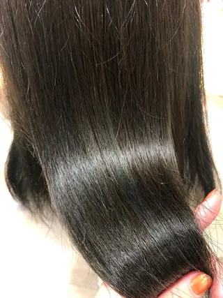 ロング カラー 松佐 ゆかりのヘアスタイル