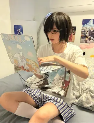 ショート ハッシュカット/レイ ヤーカットArataのヘアスタイル