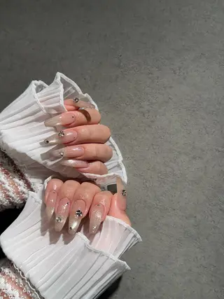 ネイル I-nailロング /ワンホン/キラキラのネイルデザイン