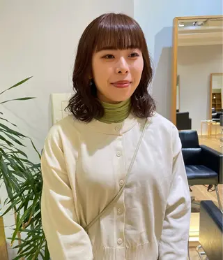 ミディアム 大橋 芽衣のヘアスタイル