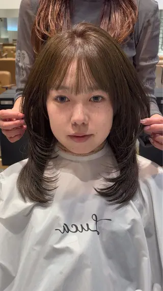 ミディアム 夏海 ハッシュカットのヘアスタイル