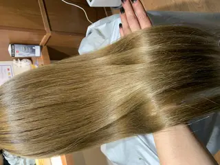 カラー ロング ハイトーン得意😍 Lumiereのヘアスタイル