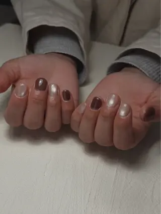 ネイル Tiny Glowのネイルデザイン