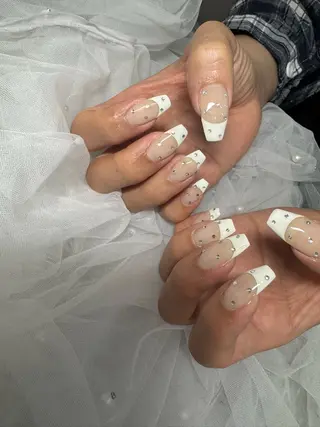 ネイル LAVISH 大和店 emi・:*+のネイルデザイン
