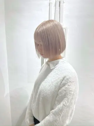 ショート カラー Muミュー/ブリーチ ハイトーン　Wカラーのヘアスタイル