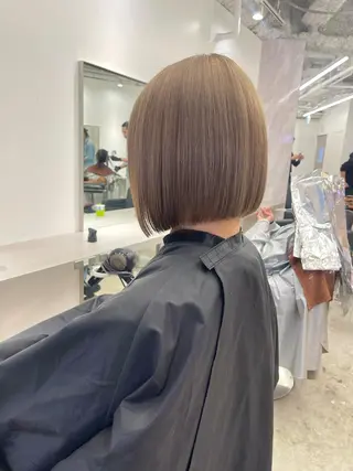 ショート カラー 店長 MANAMI 艶カラー／骨格ボブのヘアスタイル