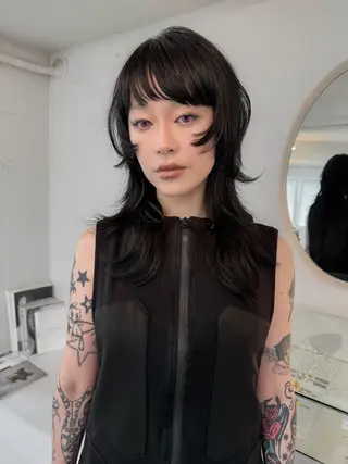 ミディアム 保坂 ひなたのヘアスタイル